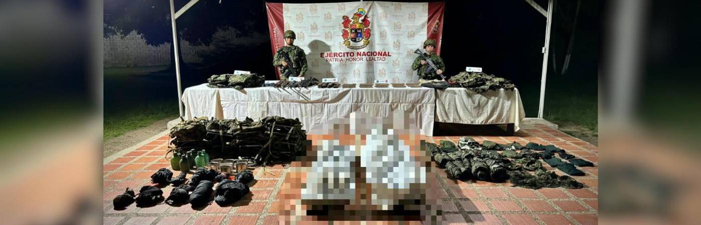 Los cuerpos de los dos presuntos integrantes del Clan del Golfo que fueron neutralizados en Anorí. FOTO: SÉPTIMA DIVISIÓN