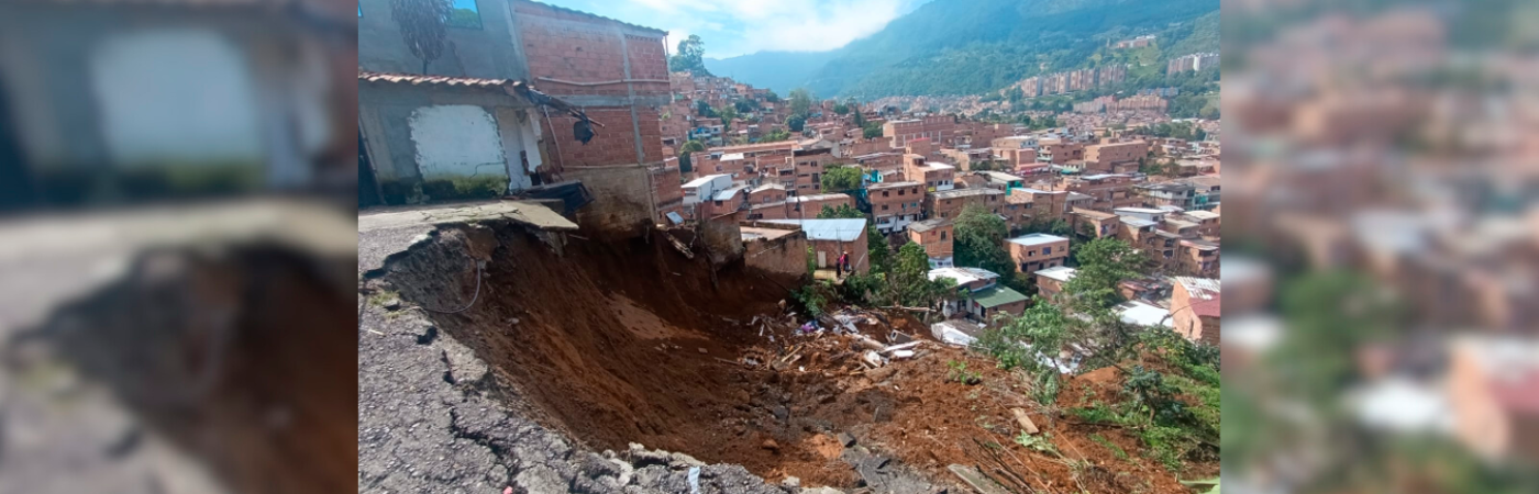 Así amaneció un sector de Villatina tras el deslizamiento. Tuvieron que evacuar cerca de 53 las viviendas. /FOTO: JULIO CÉSAR HERRERA 
