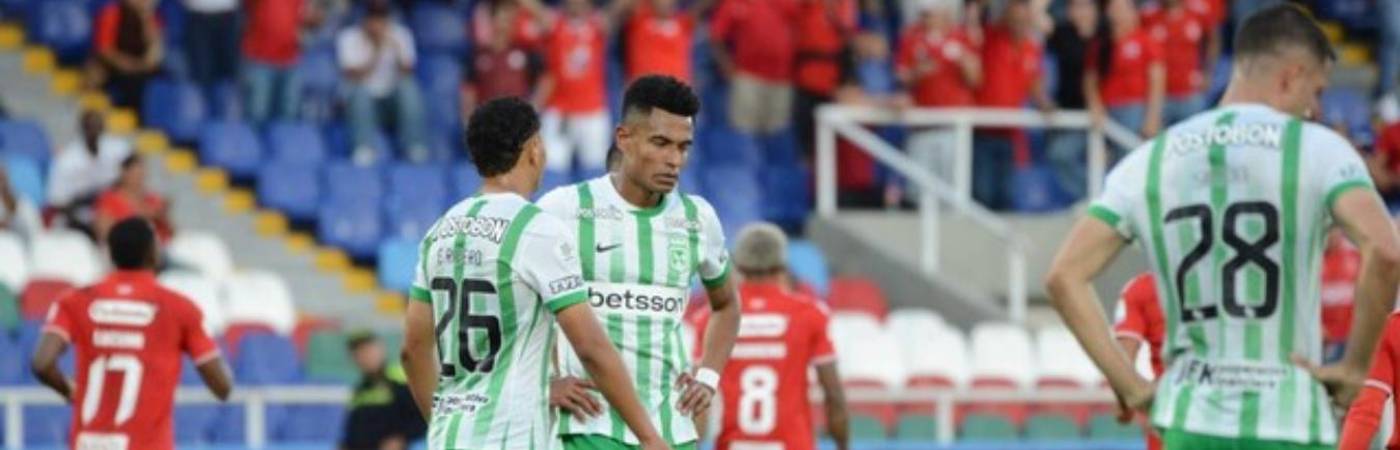 Los verdolagas no pudieron ocultar la decepción por no ganar en Cali. FOTO: COLPRENSA