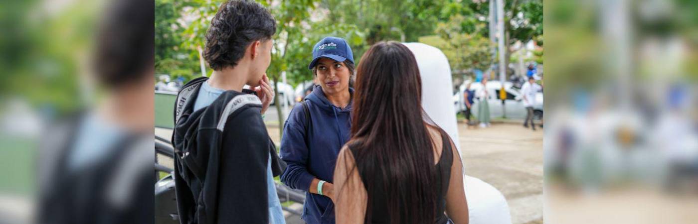 Los agentes de Magneto estarán recorriendo los barrios del país con las ofertas de empleo. Esta semana el turno es para Bogotá. Atento para que reciba las vacantes en la puerta de su casa. / FOTO: MAGNETO