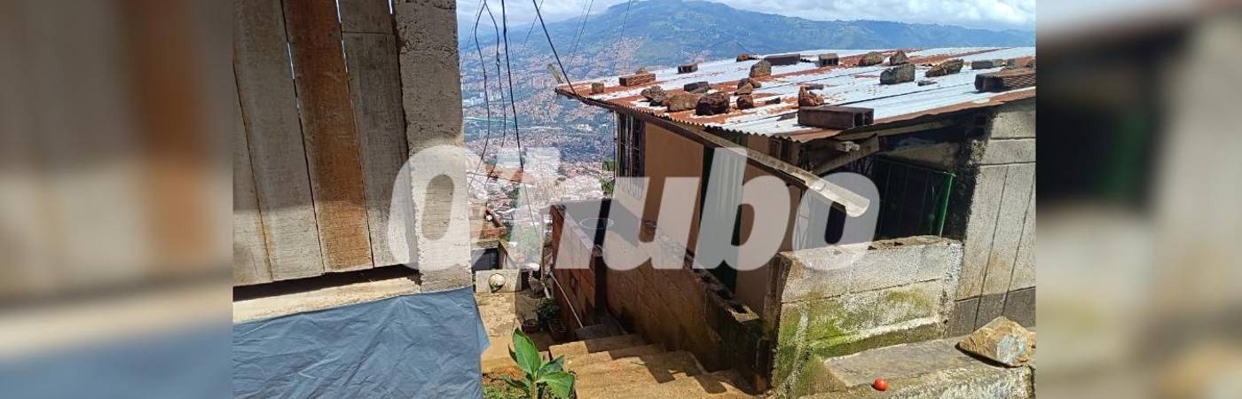 Este hombre fue hallado sin vida en este sector de La Cruz. FOTO: CRISTIAN VÁSQUEZ