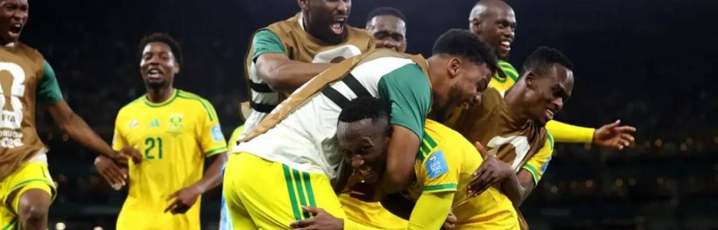 Jugadores sudafricanos celebrando su victoria. FOTO: INSTAGRAM SOUTH AFRICAN FOOTBALL ASSOCIATION