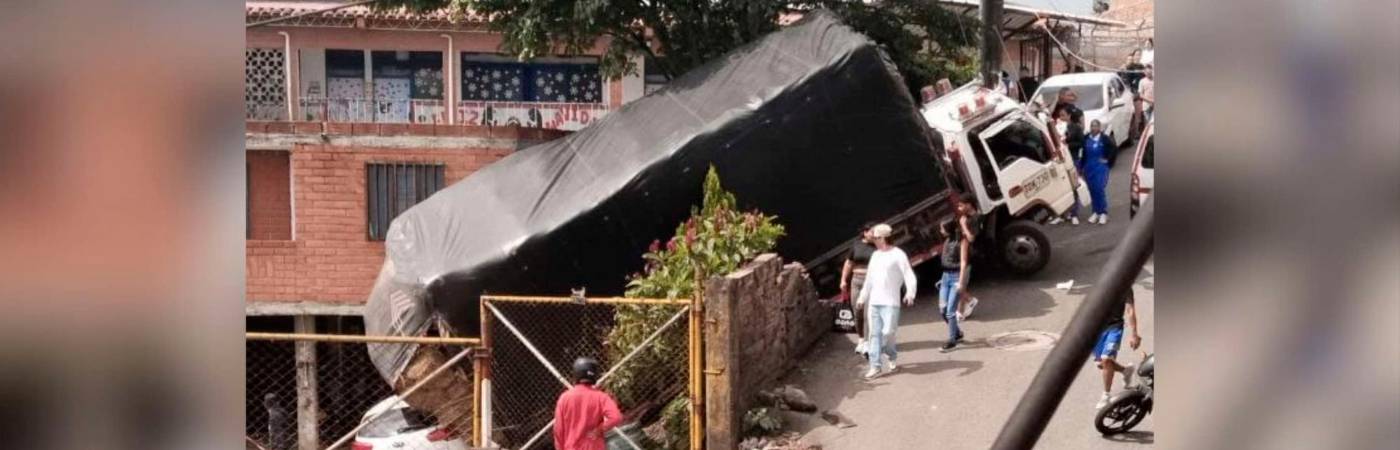 El incidente causó revuelo en El Picachito./ FOTO: CORTESÍA DENUNCIAS ANTIOQUIA. 