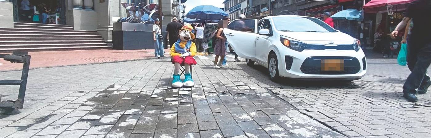 Esta zona es bastante turística, entonces, ¿si no se preocupan por las calles que recorren los de afuera, que nos espera a los de acá? FOTOS: ALEJANDRA MORALES RÍOS