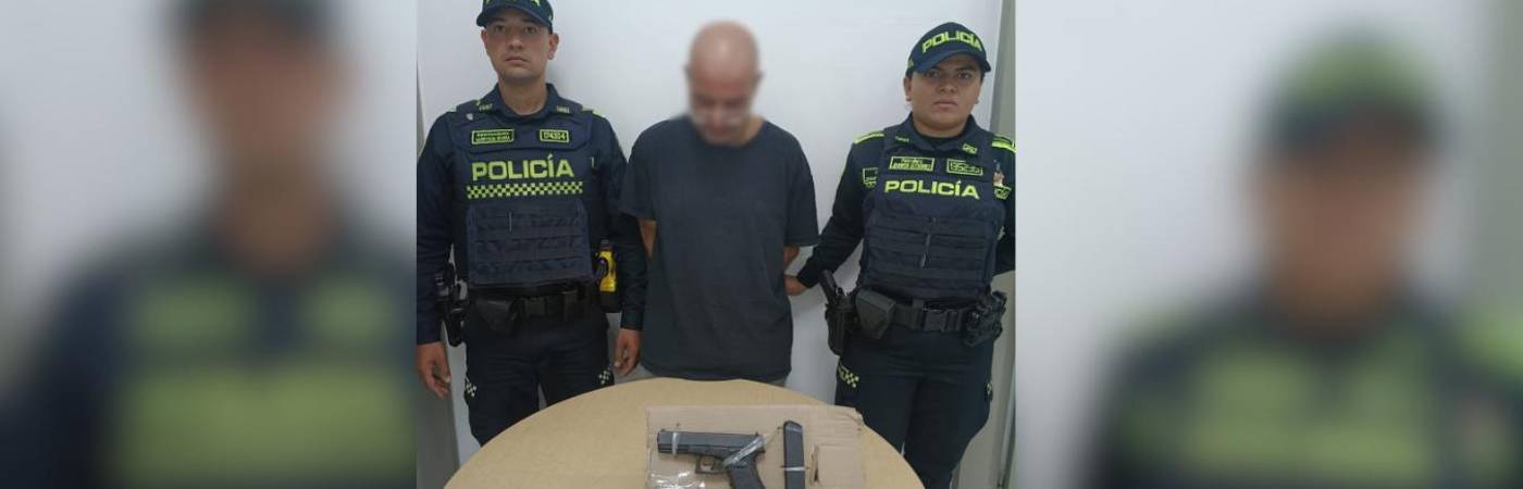 El hombre tendrá que responder por los delitos de porte de armas y homicidio. FOTO: CORTESÍA POLICÍA METROPOLITANA 