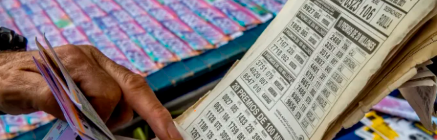 Venta de loterías en Medellín. /FOTO: ARCHIVO