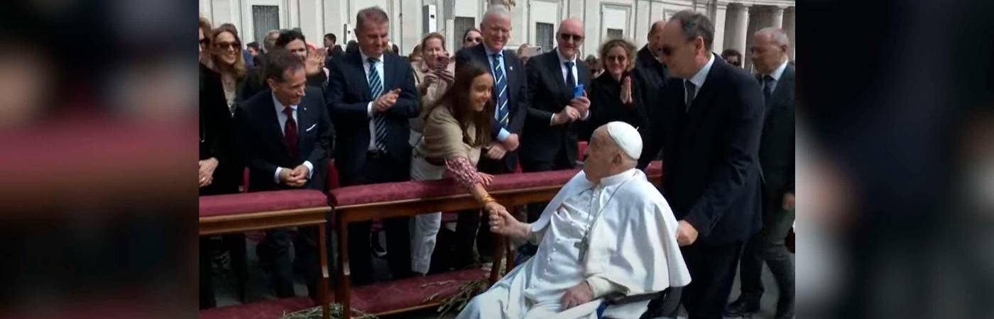 El papa Francisco en la Plaza de San Pedro durante la celebración del Domingo de Ramos. /FOTO: EUROPA PRESS