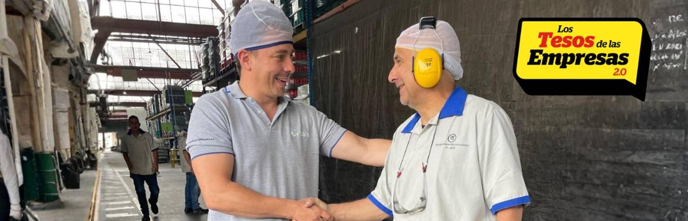 Alexánder Santa (izq.) se caracteriza en la compañía por su buena vibra con todos los compañeros. FOTO: JAIDER ESCOBAR 