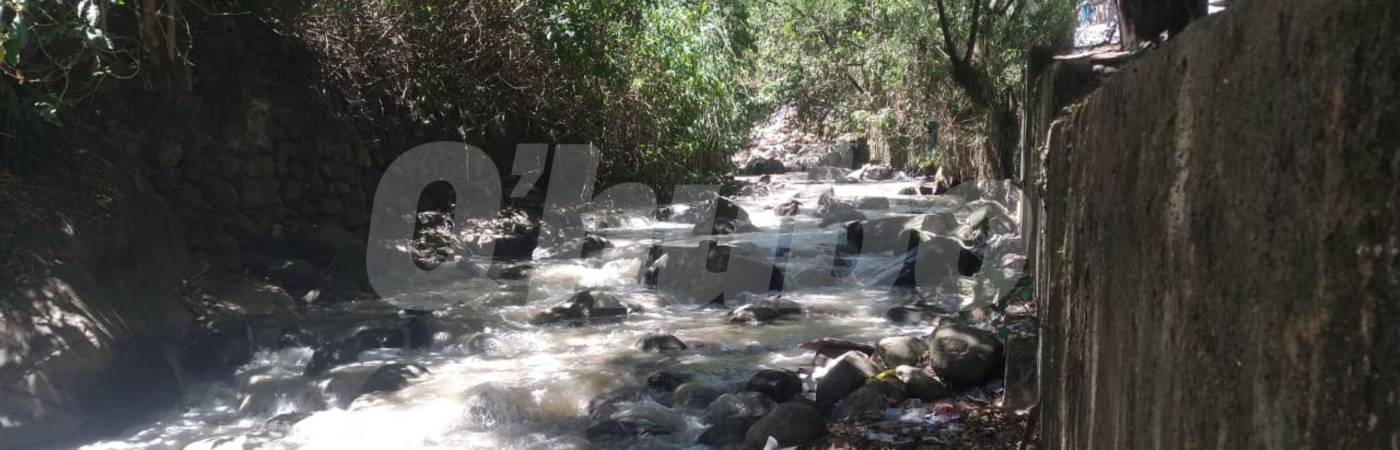 Esta es la quebrada Santa Elena, donde encontraron el cuerpo de Marlon Exneyder Gutiérrez Arias. FOTO: GUILLERMO OSPINA MUÑOZ