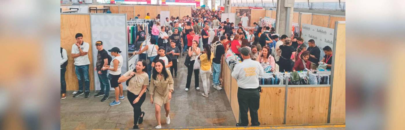 Así se veía el jueves en la mañana el Bazar de las Marcas, en los pabellones blanco y amarillo. Hay 300 marcas con grandes descuentos. /FOTOS: SUSANA COGUA