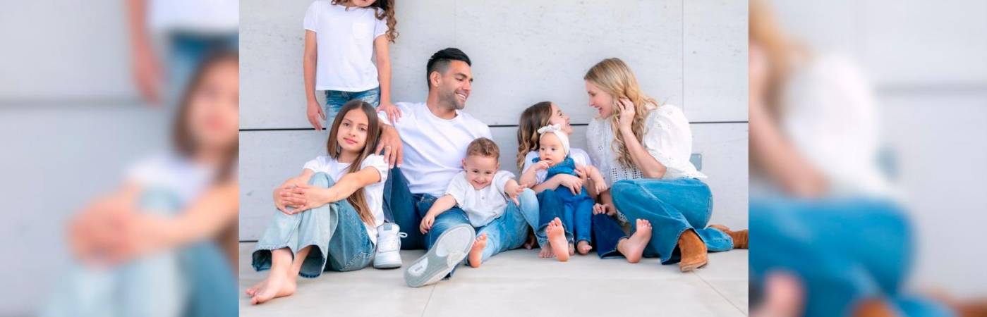 Radamel Falcao García, Lorelei Tarón y sus cinco hijos. /FOTOS: INSTAGRAM @loreleitaron