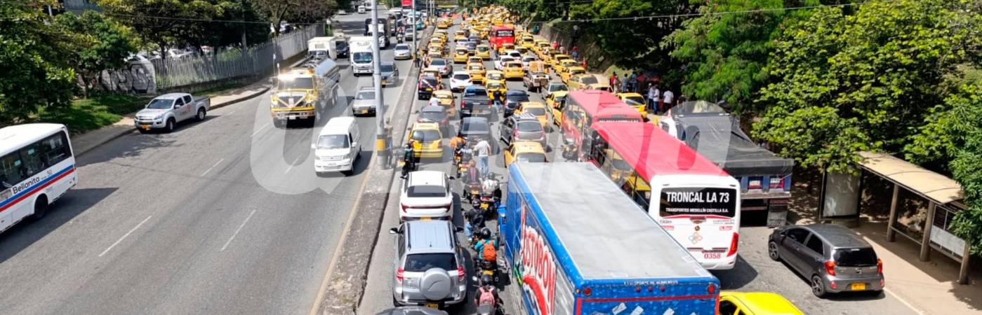 A las 10:48 de esta mañana las autoridades informaron que ya había paso por esta vía. /FOTO: ALEJANDRA MORALES RÍOS