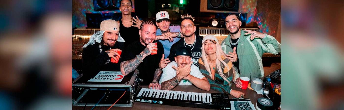 De izquierda a derecha: Maluma, DFZM, J Balvin, Blessd, Ovi On The Drums, Feid, Karol G y Ryan Castro./FOTO: INSTAGRAM @karolg