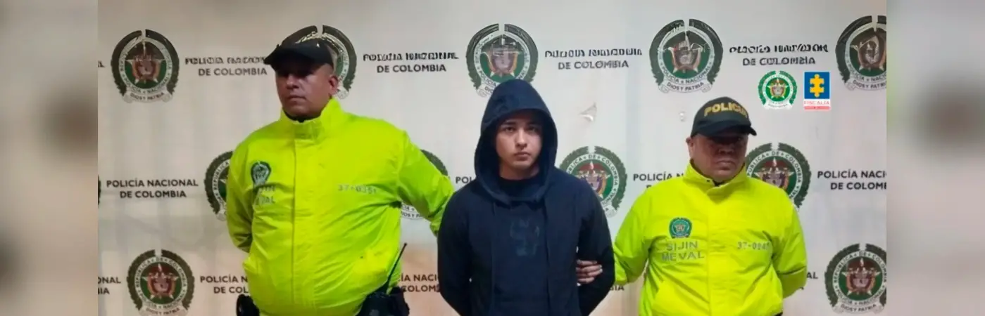 El patrullero de la Policía Kevin Rogelio Silva González tras ser capturado. /FOTO: CORTESÍA