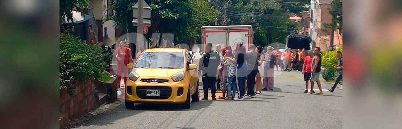 La familia del taxista hizo presencia en el sitio. /FOTO: MAURICIO ANDRÉS PALACIO BETANCUR