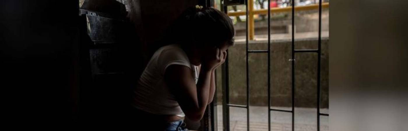 ¡Indignante! Acusan a mujer de golpear y obligar a abortar a su hija