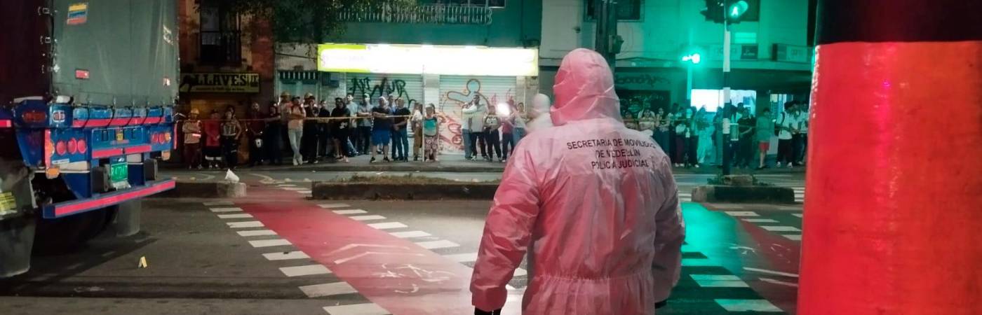 Al lugar llegaron unidades de la Policía Judicial de la Secretaría de Movilidad de Medellín para hacer el levantamiento. /FOTO: CORTESÍA