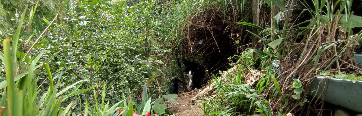El cuerpo de Nancy Elvira Buitrago fue hallado en una zona boscosa de difícil acceso, en una quebrada. /FOTO: ANDRÉS GARCÍA HERNÁNDEZ