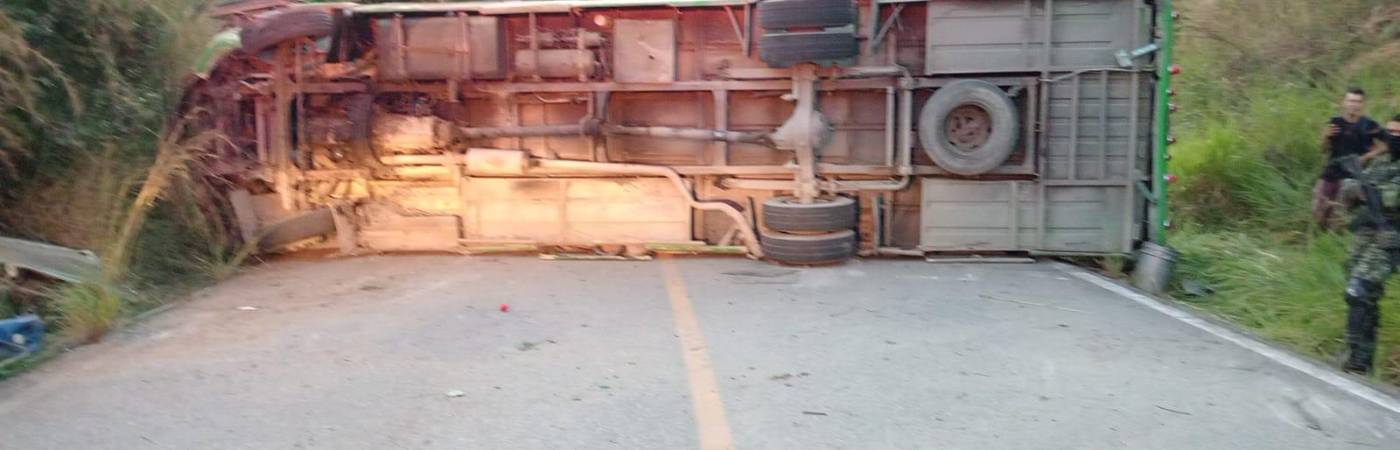 Bus accidentado en Ituango. FOTO: D.R.A