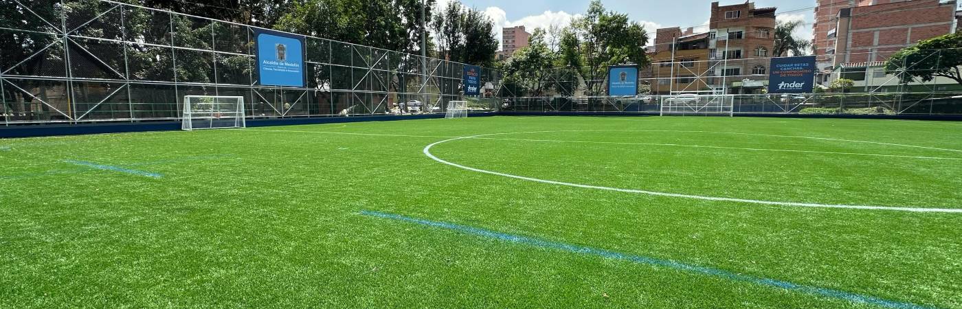 El mantenimiento y mejora de canchas también ha sido un hito importante en este proyecto. / FOTO: CORTESÍA ALCALDÍA DE MEDELLÍN