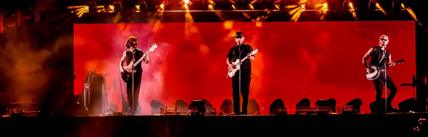 Solo tuvieron un cambio de vestuario, para la última canción. 