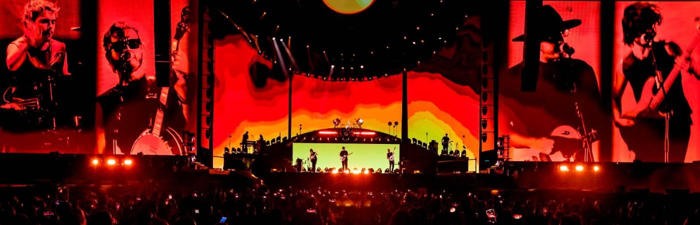 Acá se puede ver un poco del escenario que montó Morat en Medellín.