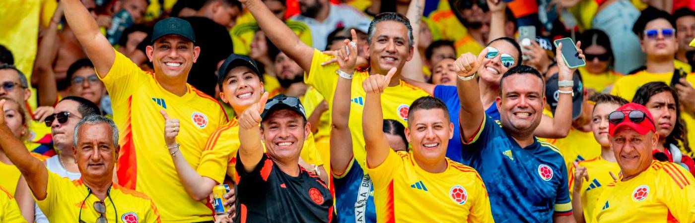 El parche de amigos no perdió la voladita al Metro. /FOTO: JUAN ANTONIO SÁNCHEZ. 