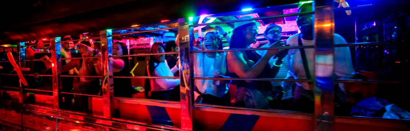 El bailoteo no faltó en la chiva Codiscos. FOTO: CAMILO SUÁREZ