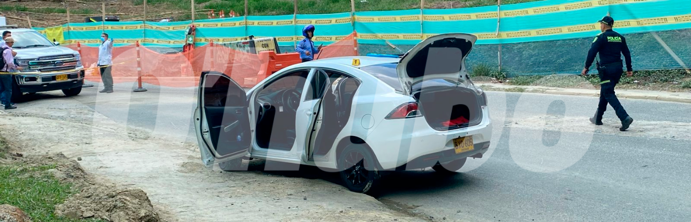 Agentes de la Sijín de la Policía se encargaron de las labores judiciales. /FOTO: ANDRÉS FELIPE OSORIO GARCÍA