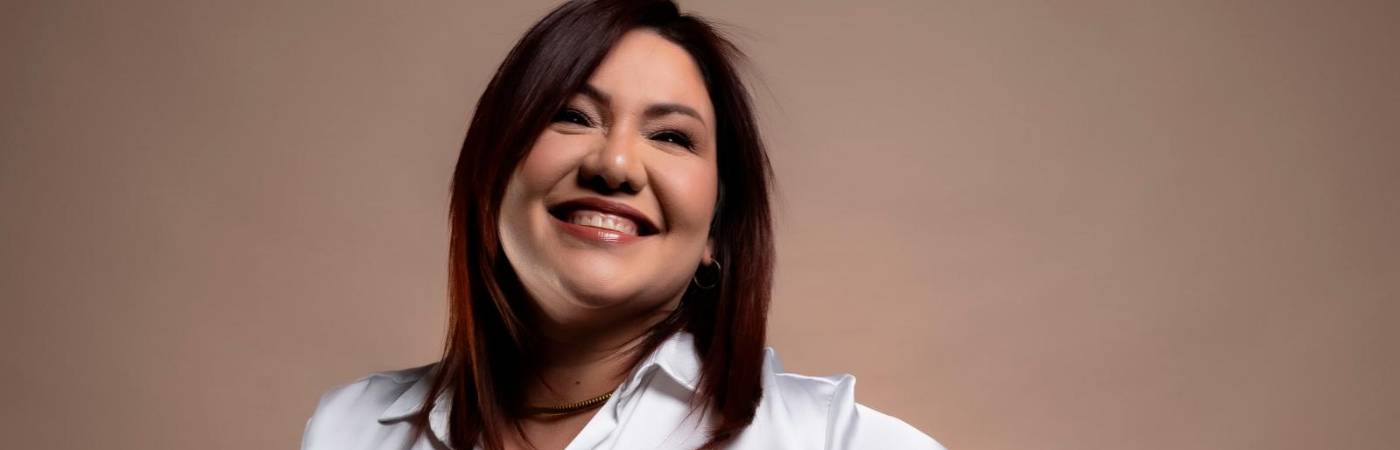 Engle tiene diez años de experiencia en el mundo de la belleza. / FOTO CORTESÍA ENGLE ZURITA