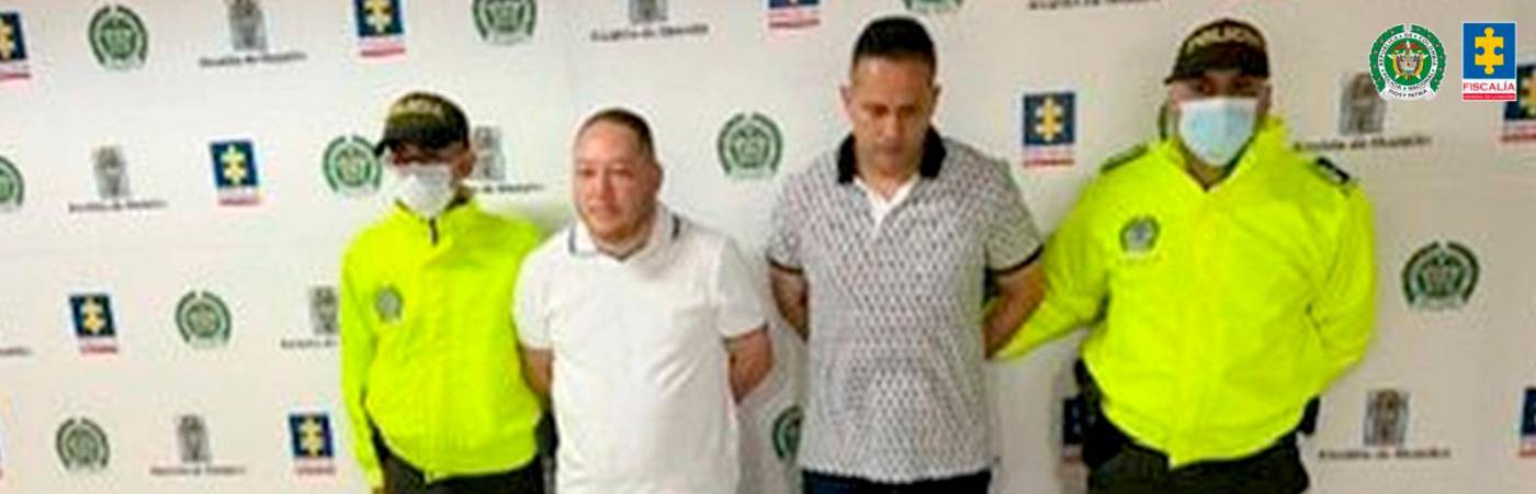 Alias Yam y alias la Mula con lo que les incautaron al momento de sus capturas. /FOTO: CORTESÍA