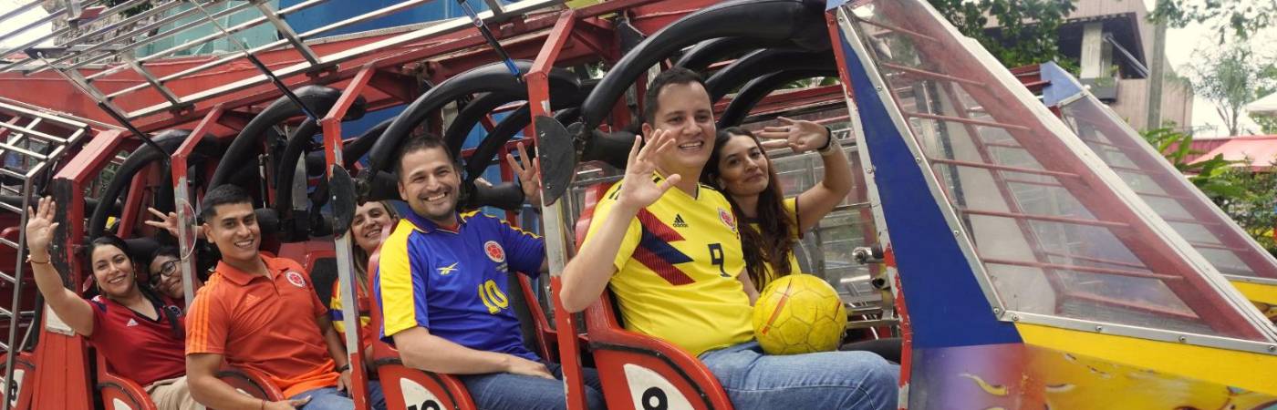 Deben ir con la camiseta de la Selección Colombia para acceder al brazalete. FOTO: ALCALDÍA DE MEDELLÍN