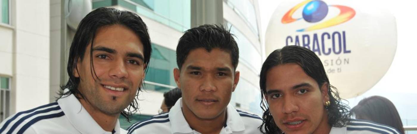 A propósito de la disputa por el primer lugar, que tal este recuerdo de junio de 2011. Falcao García (izq.), Teófilo Gutiérrez (centro) y Dayro Moreno (der.), con la Selección Colombia de mayores. / FOTO: ARCHIVO COLPRENSA. 