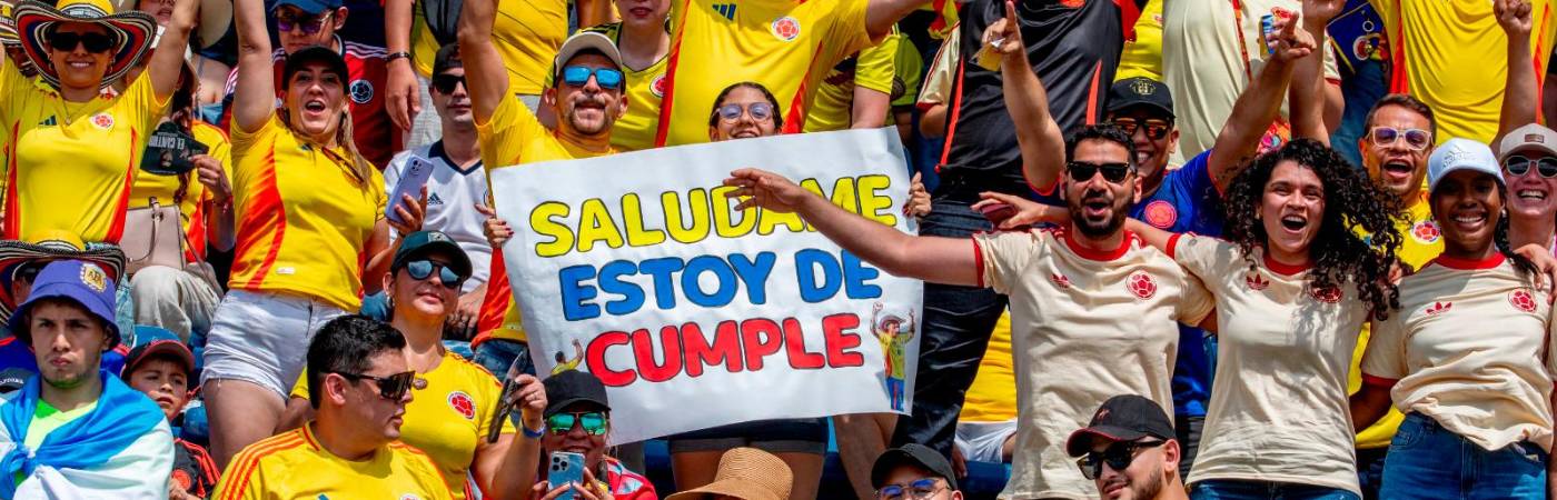 Recibieron más que un saludo de regalo de cumpleaños. /FOTO: JUAN ANTONIO SÁNCHEZ. 