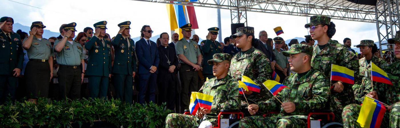 Presencia de mandatarios locales en desfile militar el 20 de julio en Medellín. /FOTO: ALCALDÍA DE MEDELLÍN
