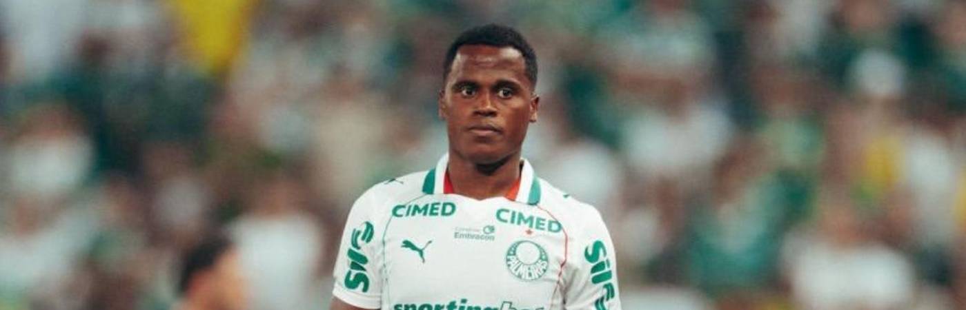 El jugador chocoano Jhon Arias movilizó ayuda para su gente tras terremoto. FOTO: @JHONARIASA