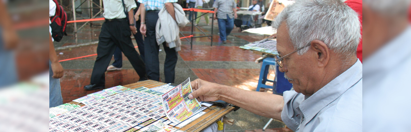 Venta de loterías en Medellín. / FOTO: ARCHIVO