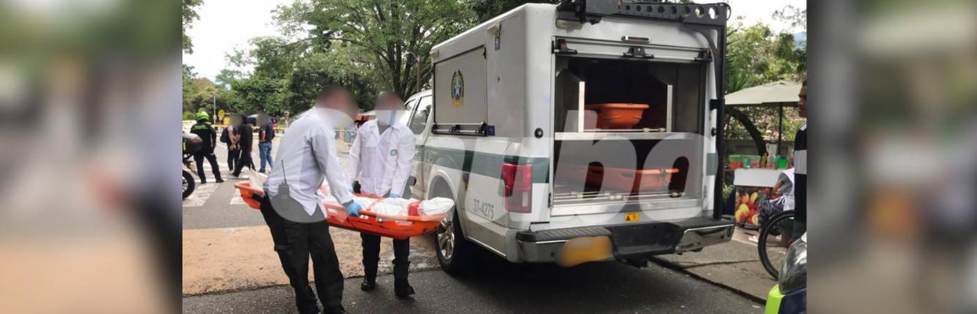 Levantamiento cuerpo sin vida en Tricentenario. FOTO: LAURA ROSA JIMÉNEZ 