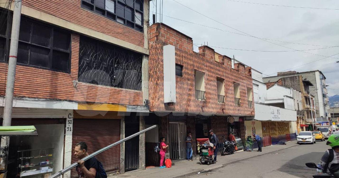Este es el hotel desde donde, presuntamente, se lanzó el cadáver. FOTO: ANDRÉS GARCÍA