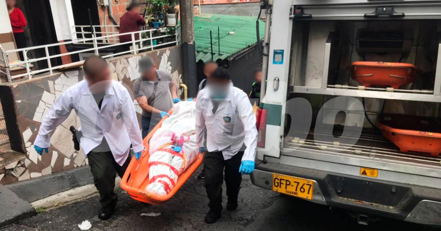 Agentes de la Sijín de la Policía se encargaron de las labores judiciales. <b><span class=mln_small-caps_mln>/FOTO: LAURA ROSA JIMÉNEZ VALENCIA</span></b>