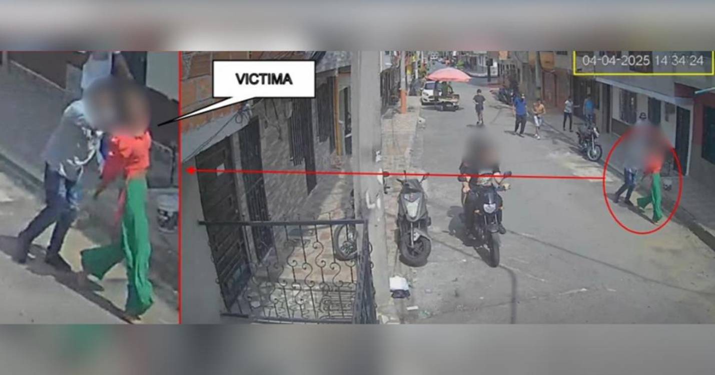 La víctima siendo llevada por su presunto victimario. FOTO: @NOTICENTRO_1