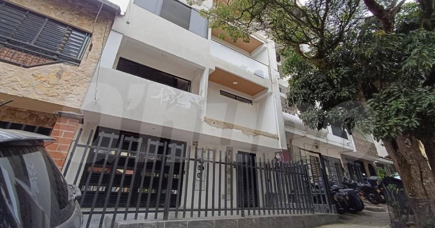 <span class=mln_uppercase_mln>En</span><b><span class=mln_uppercase_mln> el tercer piso de esta edificación ocurrió la caída. FOTO: CRISTIAN VÁSQUEZ</span></b>