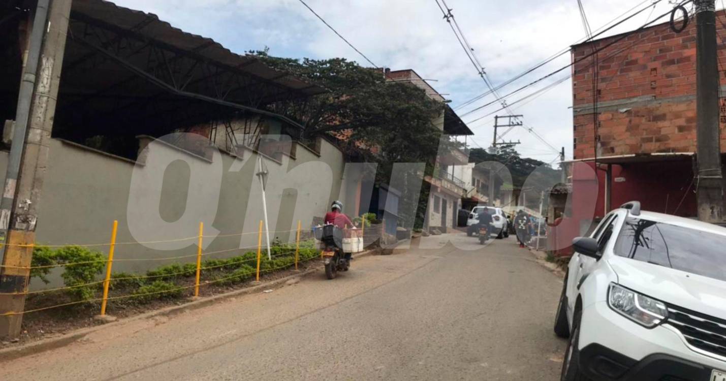 Esta es la carrera 106 con calle 31AA, donde asesinaron a Leonard. <b><span class=mln_small-caps_mln>/FOTO: LAURA ROSA JIMÉNEZ VALENCIA</span></b>