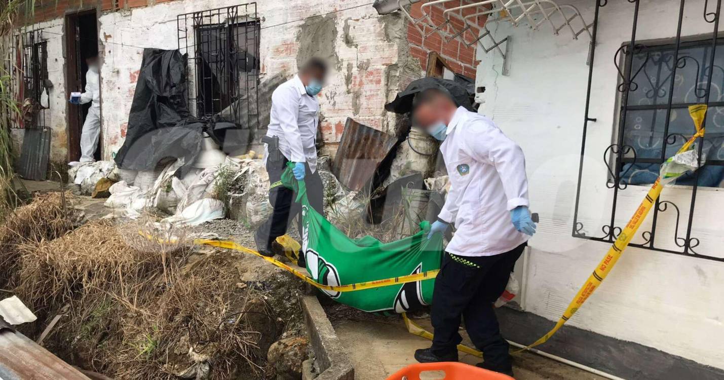 En la casa del fondo ocurrió el crimen de Ángelo. La Sijín se encargó de las labores judiciales. <b><span class=mln_small-caps_mln>/FOTO: LAURA ROSA JIMÉNEZ VALENCIA</span></b>