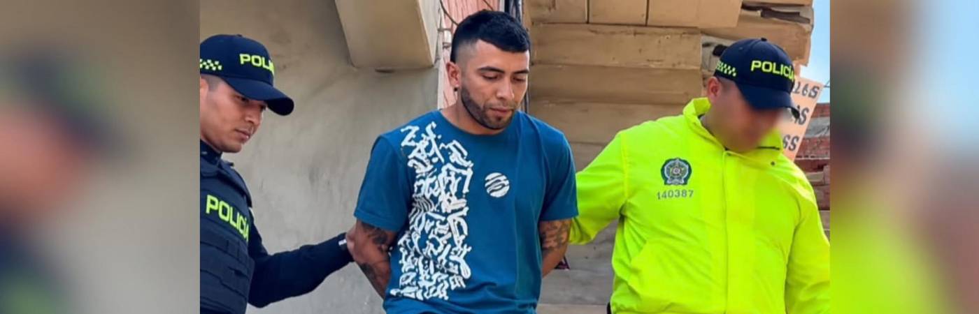 Maiquel Oswaldo Ruiz Hernández cuando fue capturado por uniformados de la Policía Metropolitana. FOTO: CORTESÍA