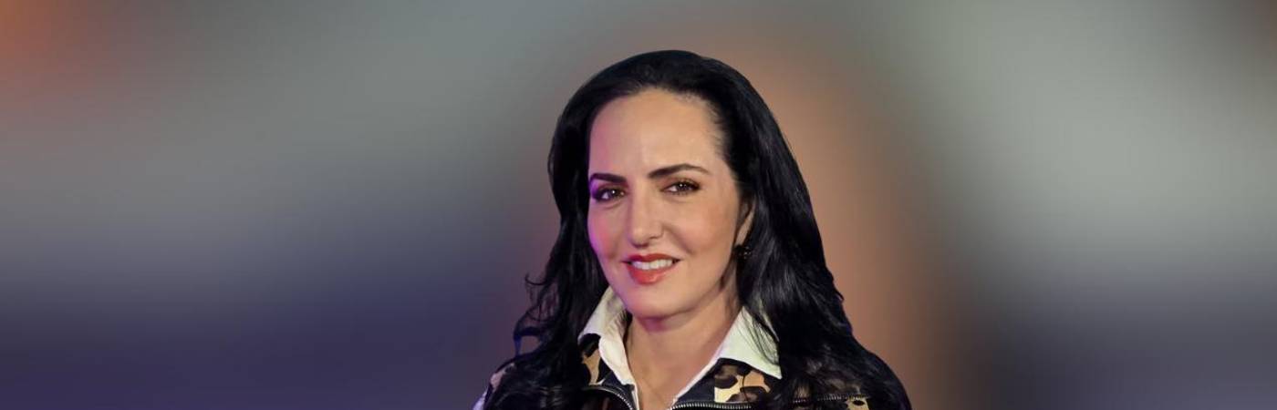 María Fernanda Cabal fue clara con todos los procedimientos que se ha hecho. Incluso, explicó que tras años de tratamientos y hasta bótox, a su edad lo mejor es la cirugía. FOTO: IG @MARIAFERNANDACABAL / @ARMANIPH