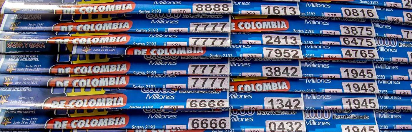 Venta de lotería en Medellín. FOTO: JUAN ANTONIO SÁNCHEZ