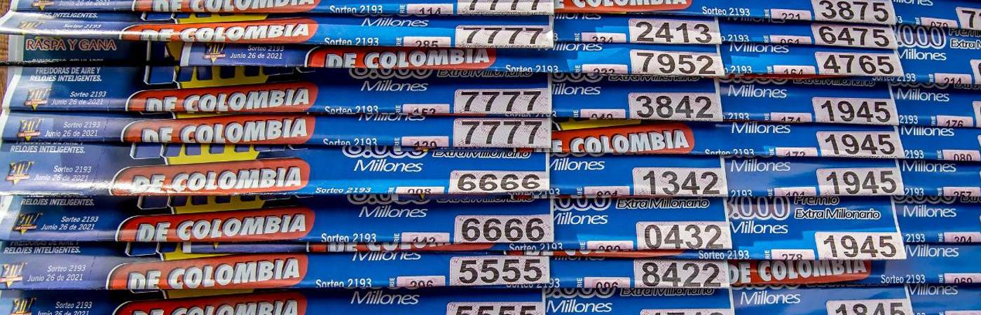 Venta de lotería en el centro de Medellín. FOTO: JUAN ANTONIO SÁNCHEZ 