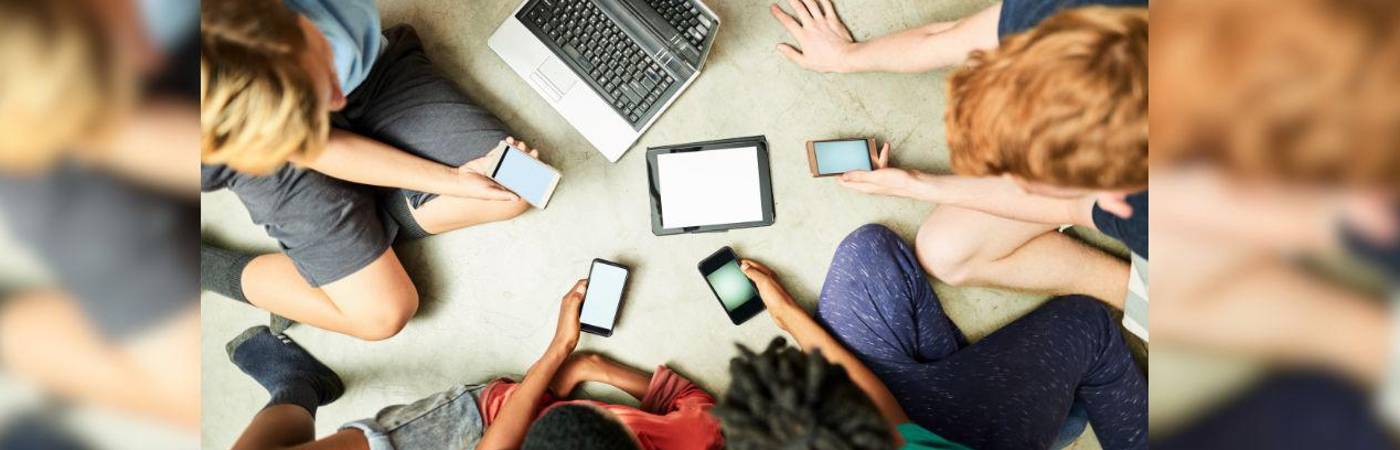 Francia prohibirá el uso de redes sociales a los menores de 15 años
