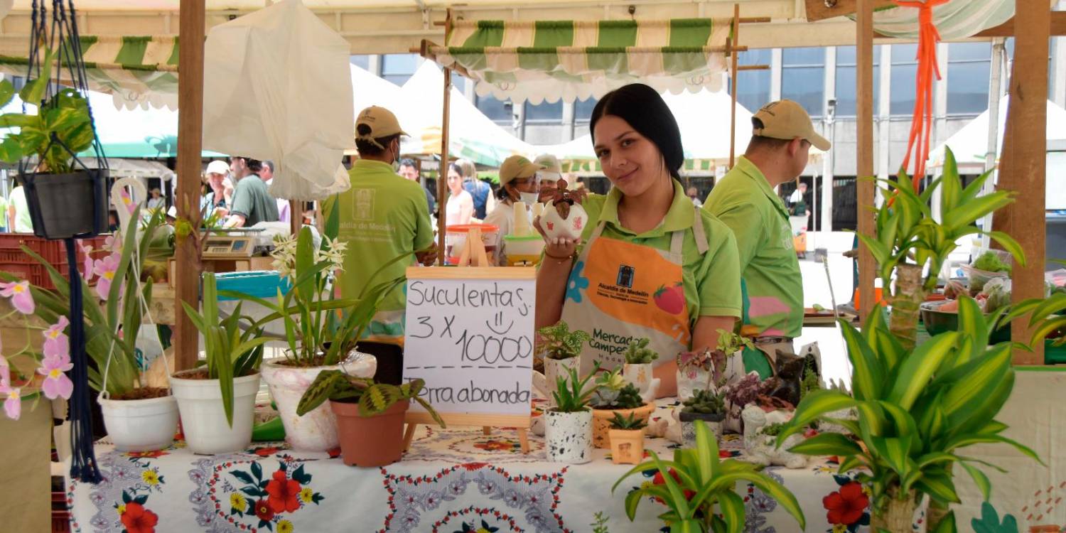 De acuerdo con Galeano, buscan fortalecer la relación con los corregimientos. / FOTO: ALCALDÍA DE MEDELLÍN